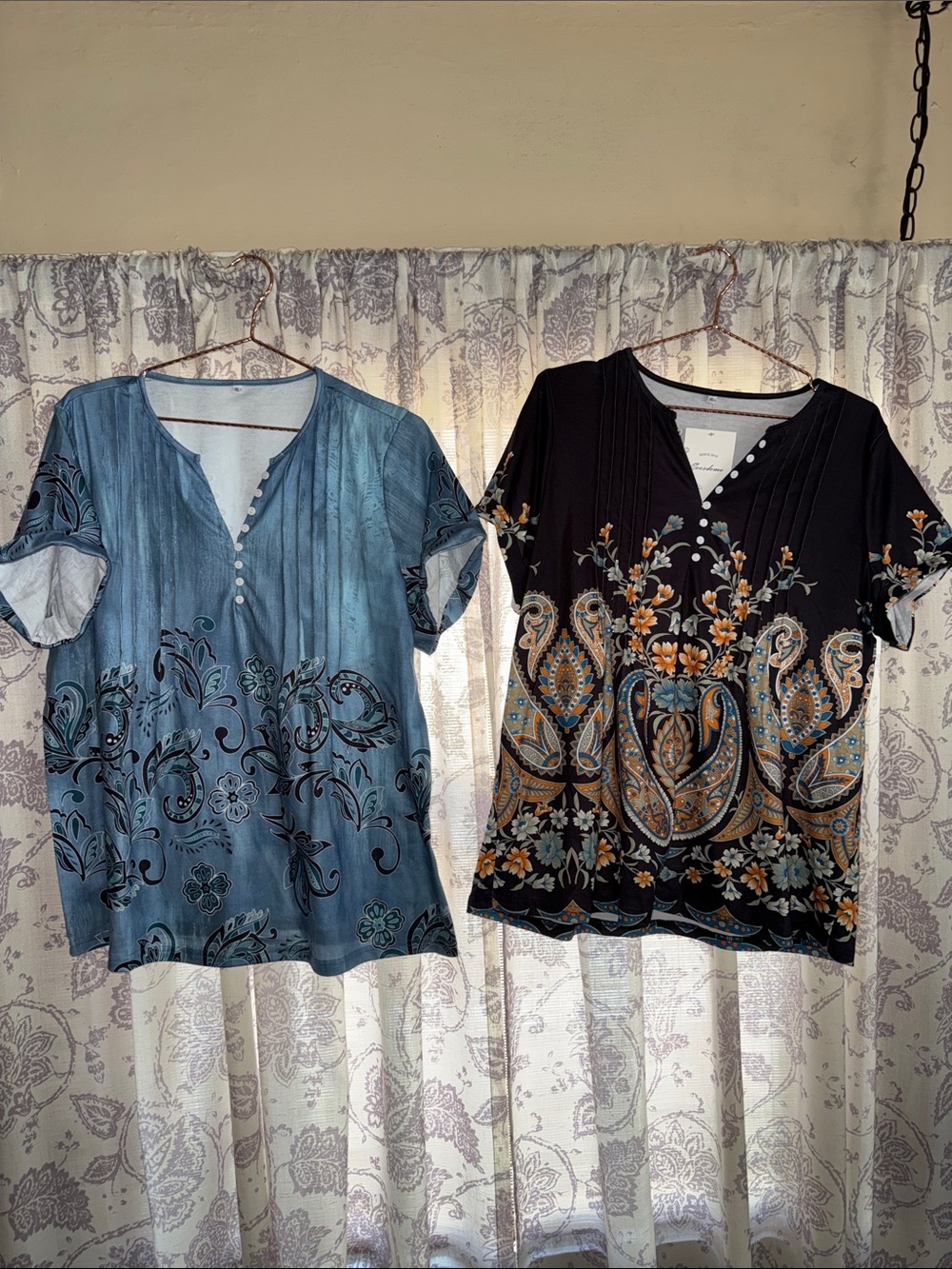 Boutique Style Blue Floral Paisley V-Neck Tunic Top Bundle of 2 Size XL - Picture 1 of 4